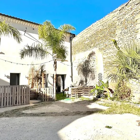 Les De La Chapelle 4 Apartment