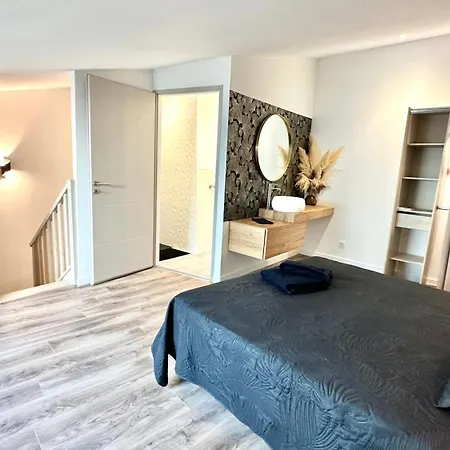 Les De La Chapelle 4 * Vauvert