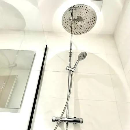 Les De La Chapelle 4 Lägenhet *