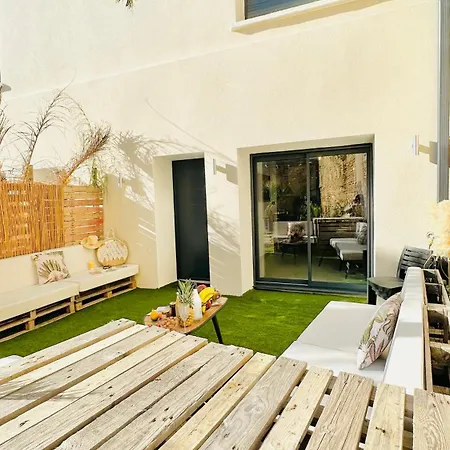 Lägenhet Les De La Chapelle 4 Vauvert